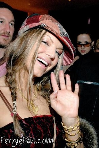 2241_460700630_1fergie_H021919_L.jpg